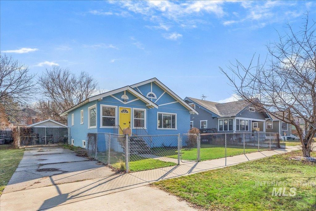 Photo of 308 17th Avenue S Ave, Nampa, ID 83651 (MLS # 98973135)