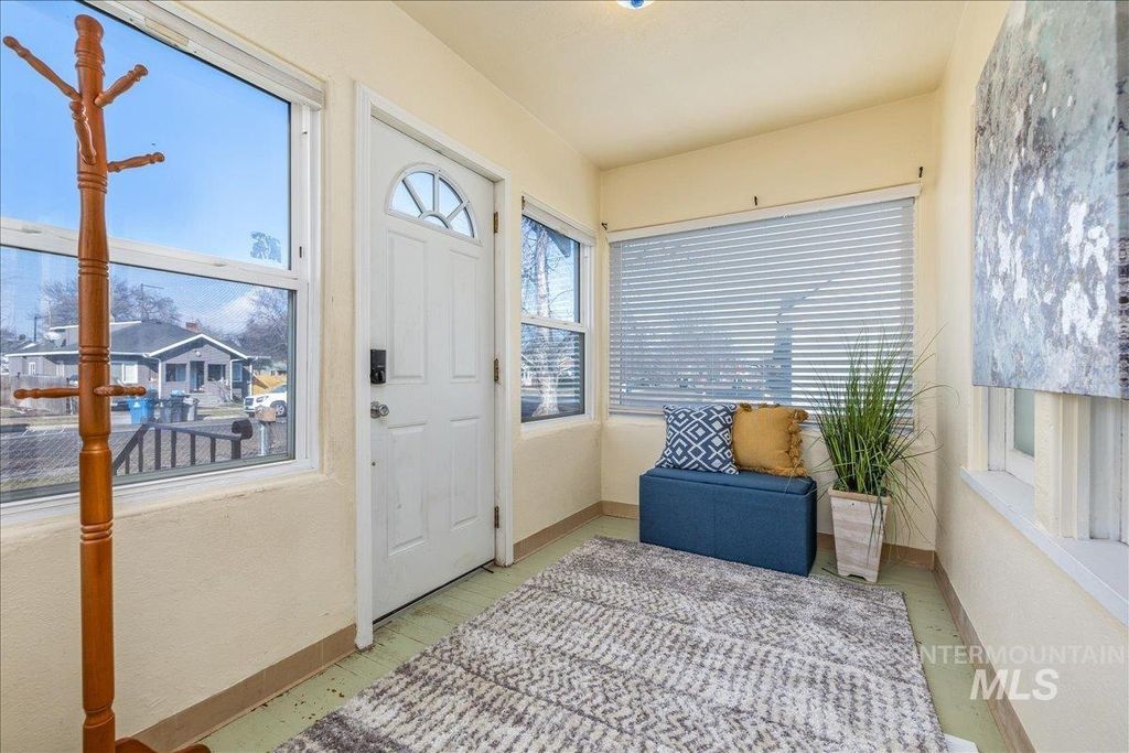 Photo of 308 17th Avenue S Ave, Nampa, ID 83651 (MLS # 98973135)