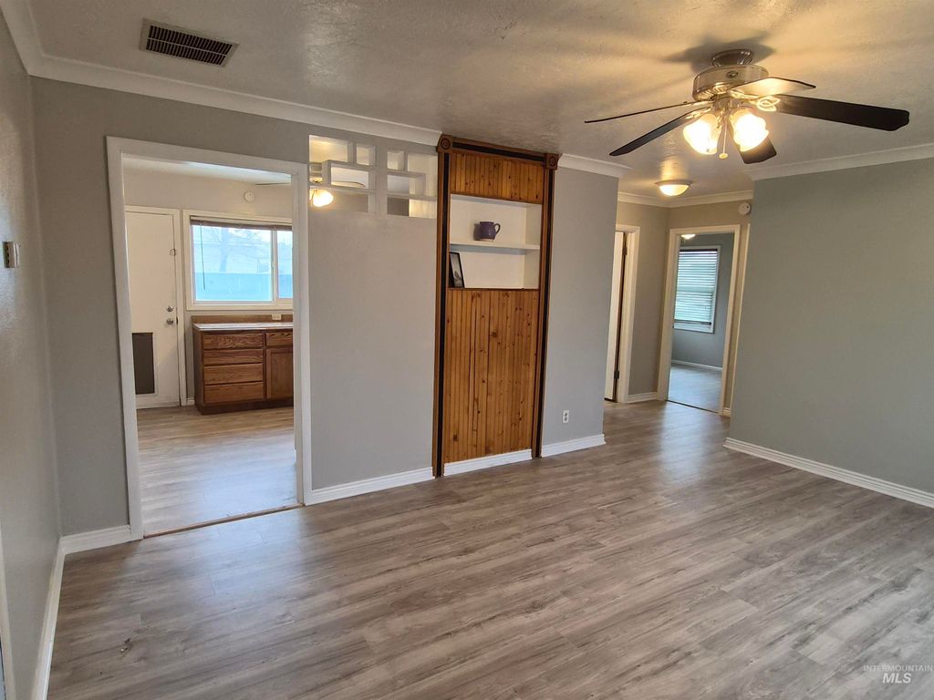 Photo of 1030 Everett Ave, Pocatello, ID 83201 (MLS # 98973919)