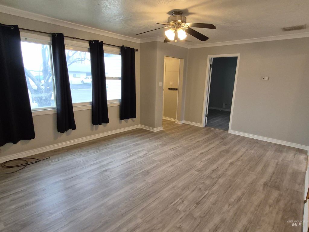 Photo of 1030 Everett Ave, Pocatello, ID 83201 (MLS # 98973919)