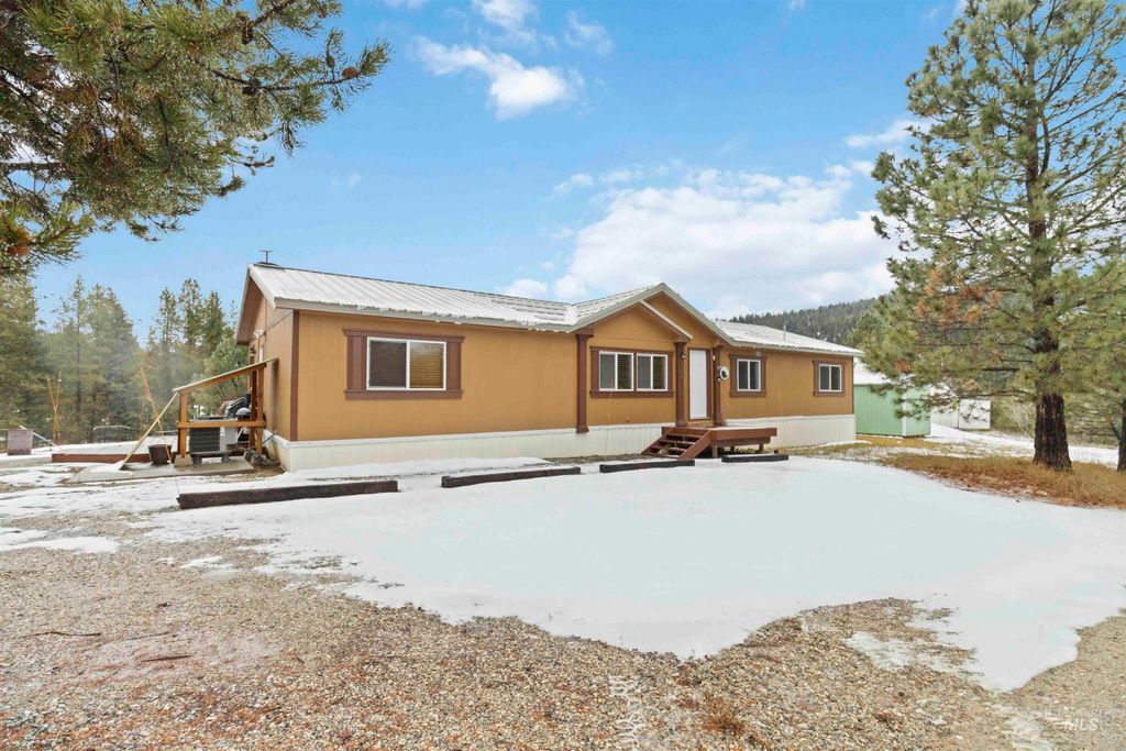Photo of 9592 Packer John Rd, Cascade, ID 83611 (MLS # 98971362)