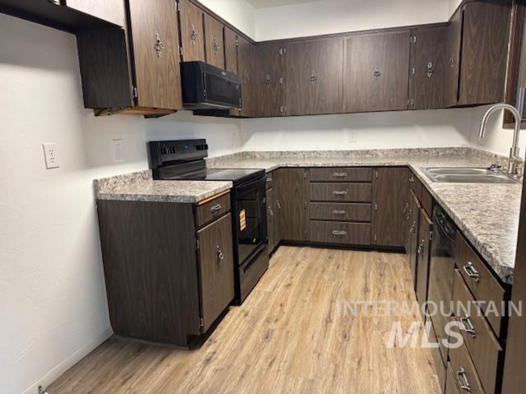 Photo of 432 Meadows Lane, Twin Falls, ID 83301 (MLS # 98984399)