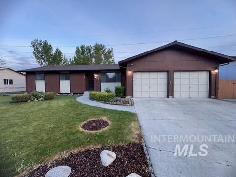 Photo of 432 Meadows Lane, Twin Falls, ID 83301 (MLS # 98984399)