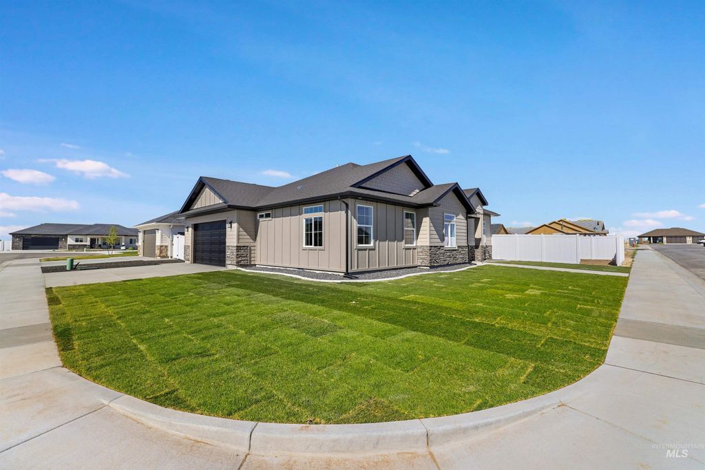 Photo of 3115 Gemini Ave, Twin Falls, ID 83301 (MLS # 98976784)
