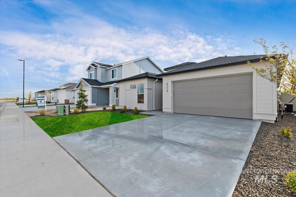 Photo of 4417 Tropic Way, Caldwell, ID 83607 (MLS # 99004400)