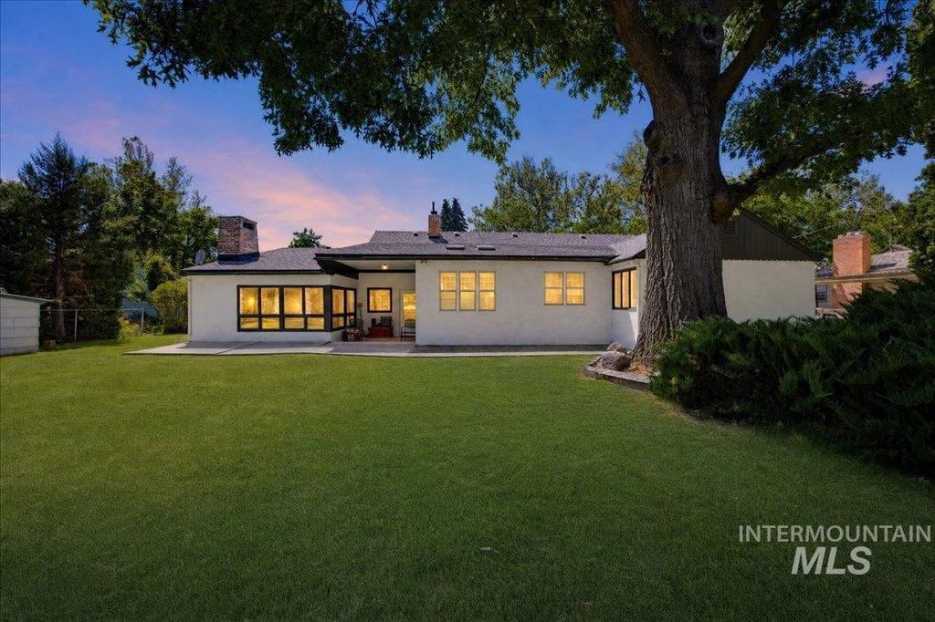 Photo of 3510 N Sycamore Dr, Boise, ID 83703 (MLS # 98990504)