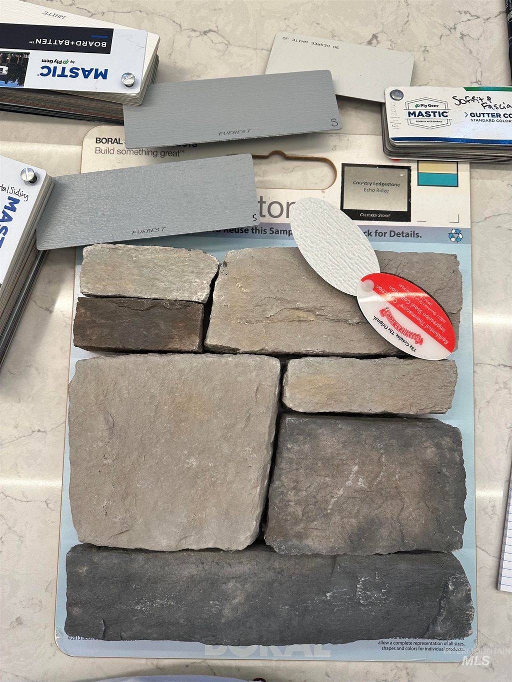 Photo of 2039 Lowline Ave, Twin Falls, ID 83301 (MLS # 98966246)