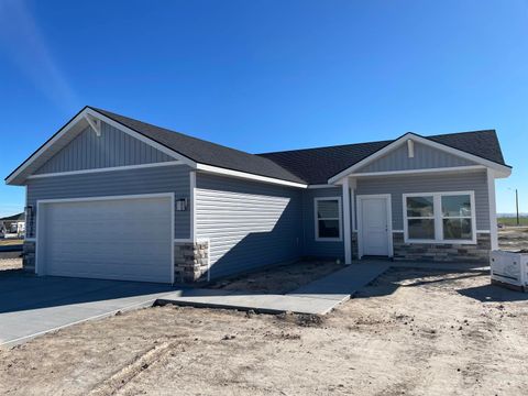 Photo of 2039 Lowline Ave, Twin Falls, ID 83301 (MLS # 98966246)