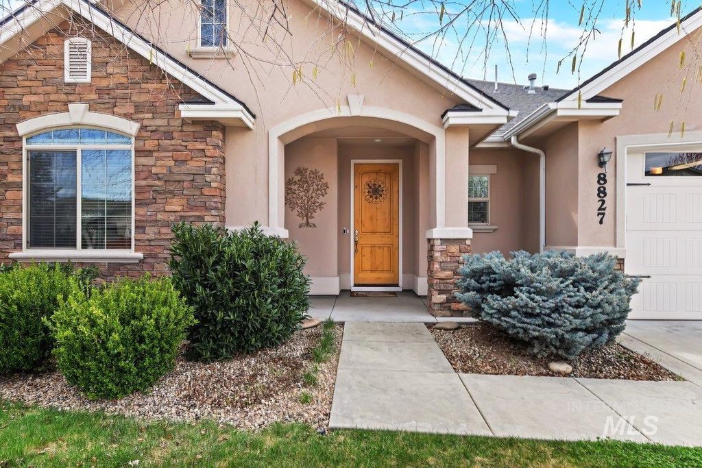 Photo of 8827 W Sloan Street, Boise, ID 83714 (MLS # 98980264)