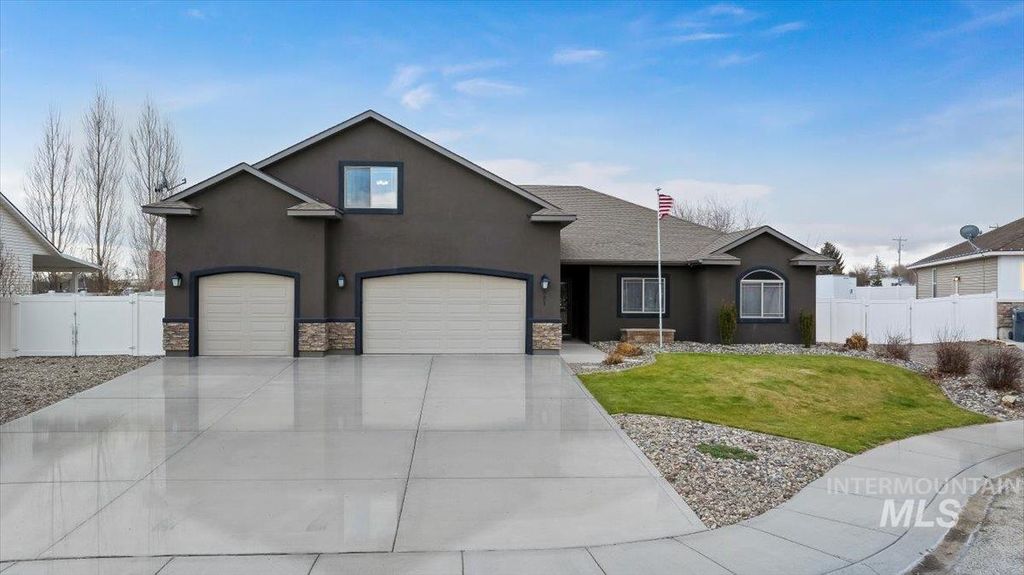 Photo of 921 Ballard Ln, Kimberly, ID 83341 (MLS # 98971265)