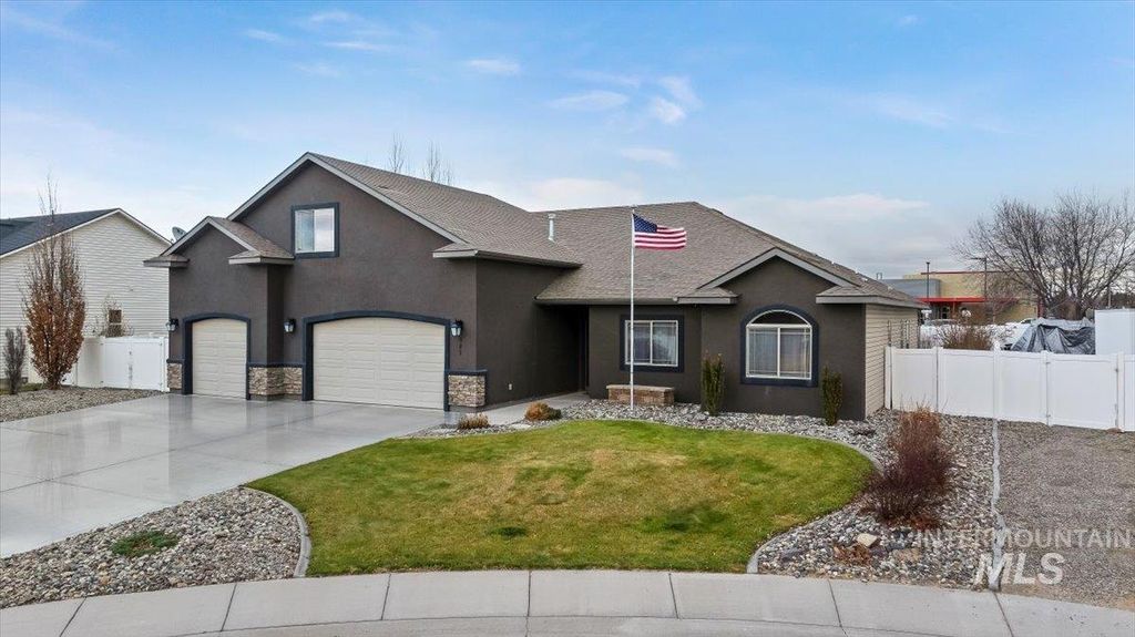 Photo of 921 Ballard Ln, Kimberly, ID 83341 (MLS # 98971265)