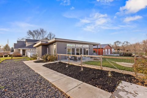 Photo of 8836 N Duncan Lane, Boise, ID 83714 (MLS # 98970033)