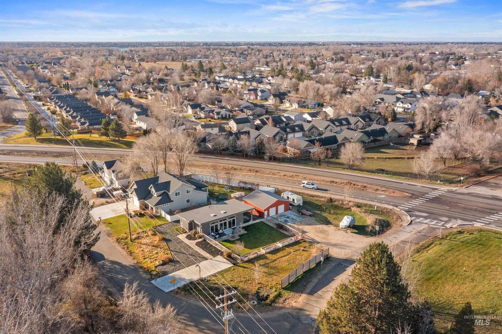 Photo of 8836 N Duncan Lane, Boise, ID 83714 (MLS # 98970033)