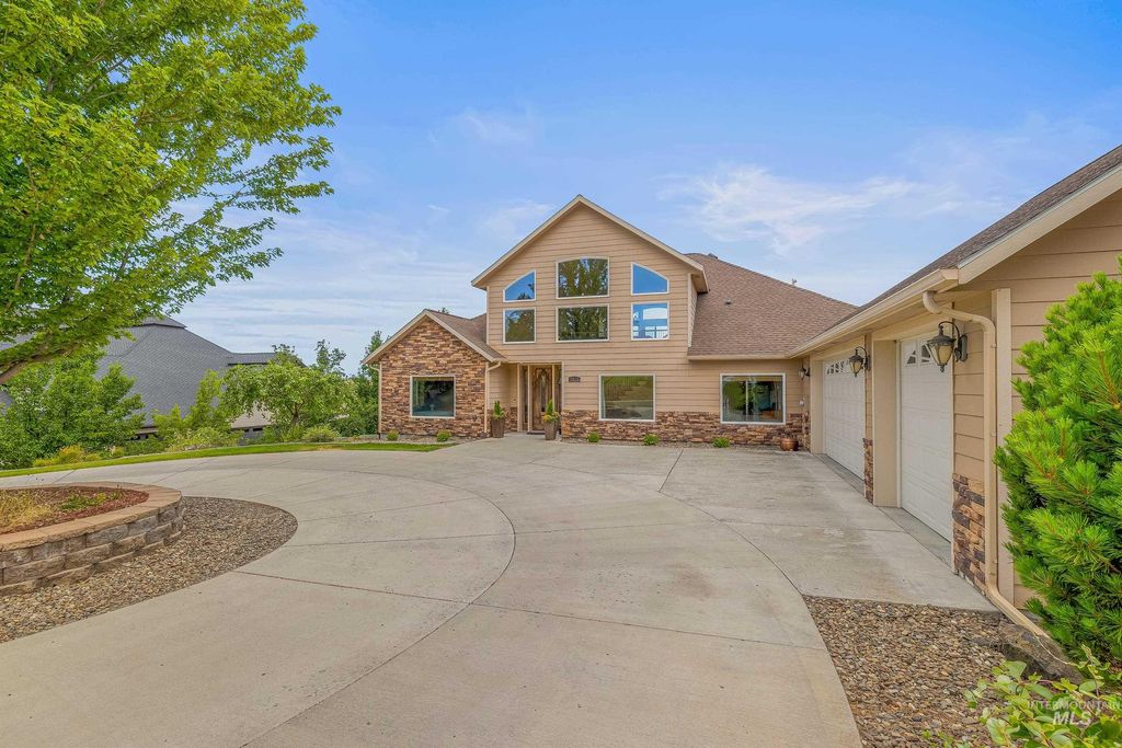 Photo of 3315 Michael Drive, Clarkston, WA 99403 (MLS # 98963584)