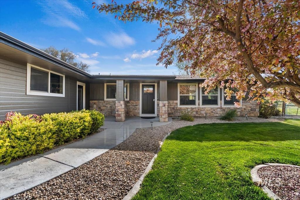 Photo of 1750 Sand Hollow Rd, Caldwell, ID 83607 (MLS # 98984475)