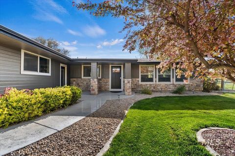 Photo of 1750 Sand Hollow Rd, Caldwell, ID 83607 (MLS # 98984475)
