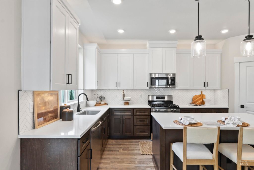 Photo of 222 S Turner Ave, Star, ID 83669 (MLS # 98975947)