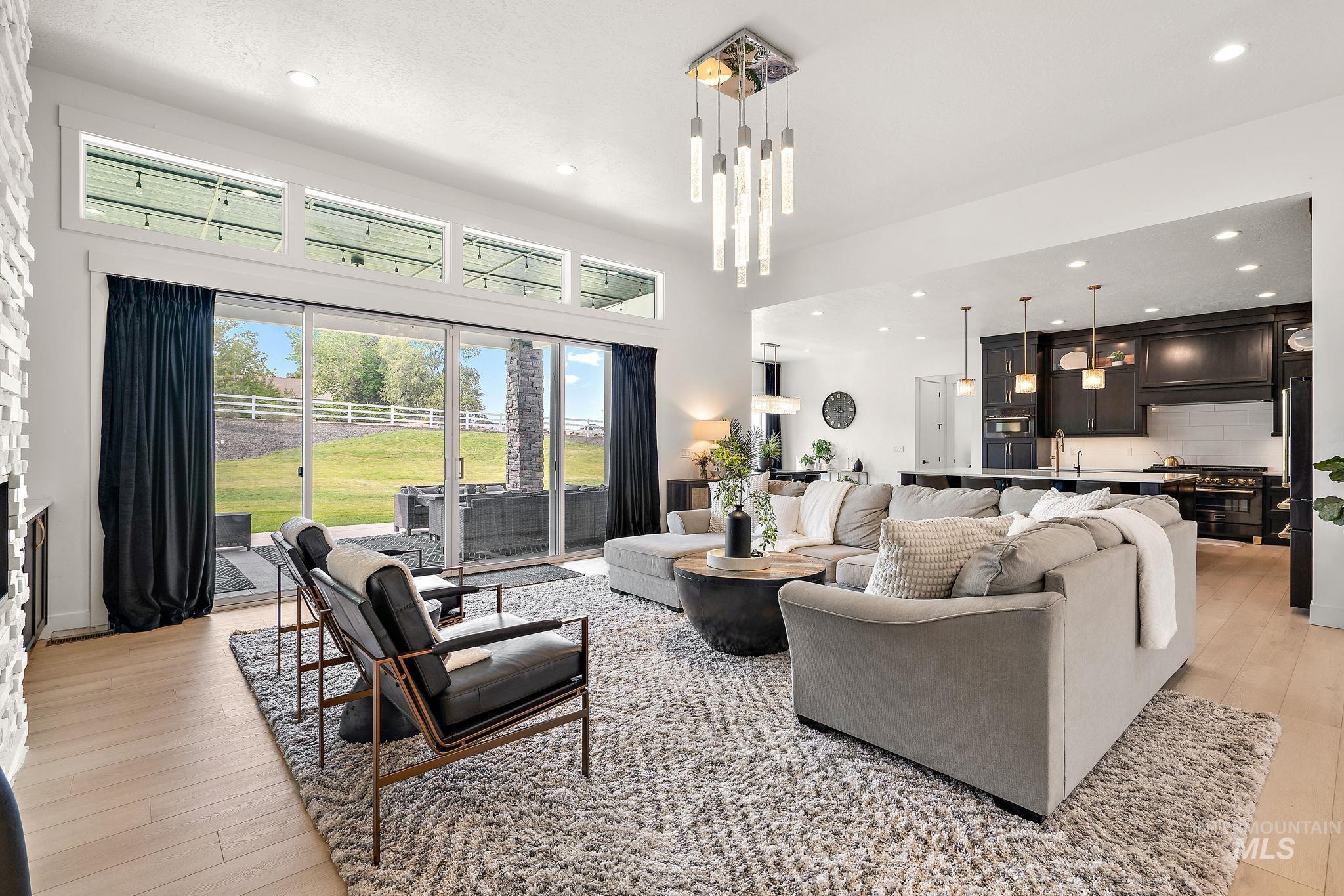 13907 Shafer Butte Way