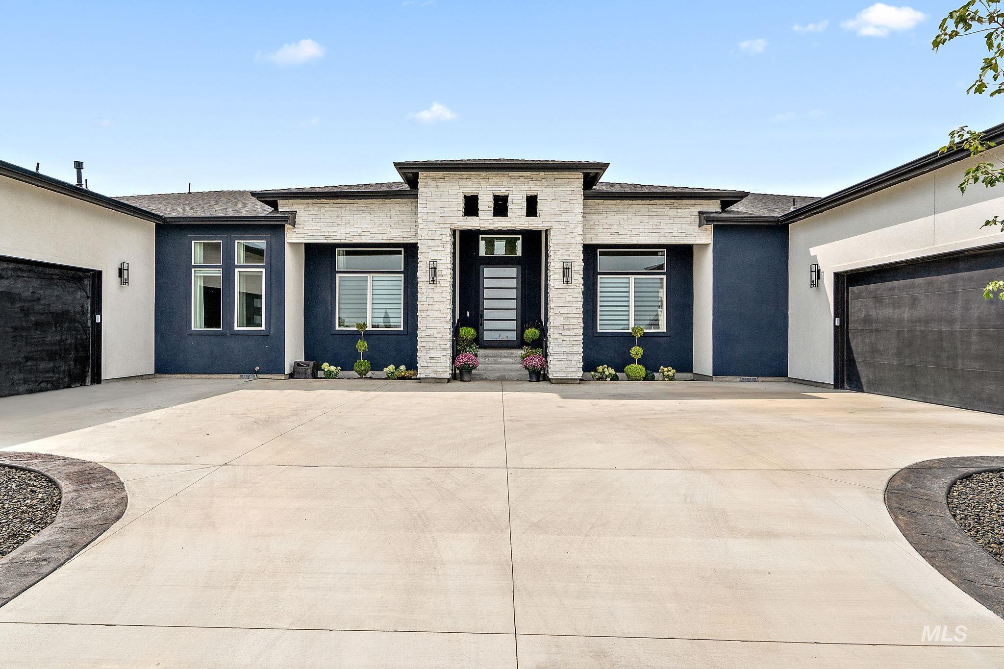 13907 Shafer Butte Way