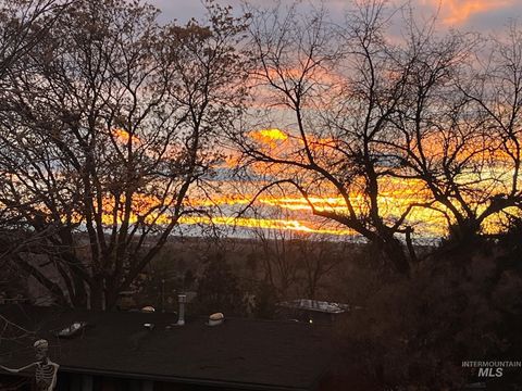 Photo of 3100 N Ridgeway Dr, Boise, ID 83702 (MLS # 98966445)