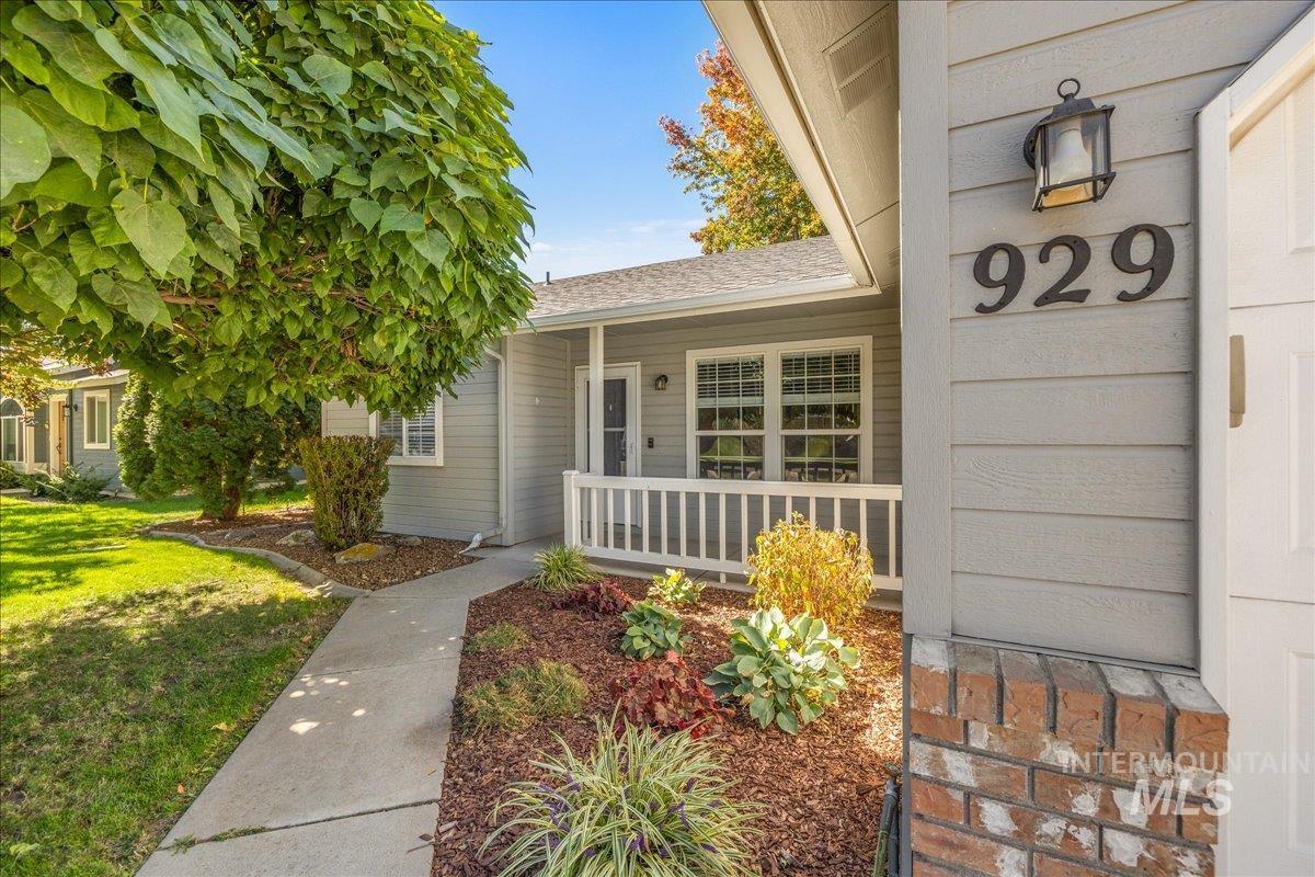929 Pelican Way