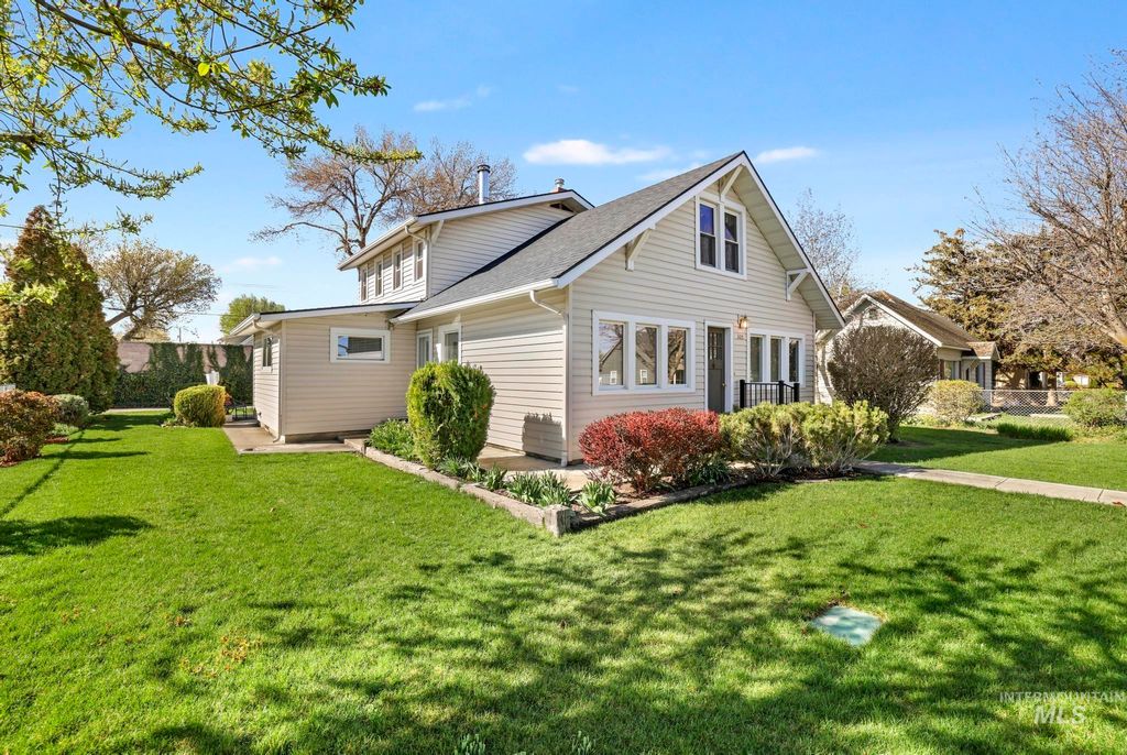 Photo of 305 Madison St W, Kimberly, ID 83341 (MLS # 98980837)