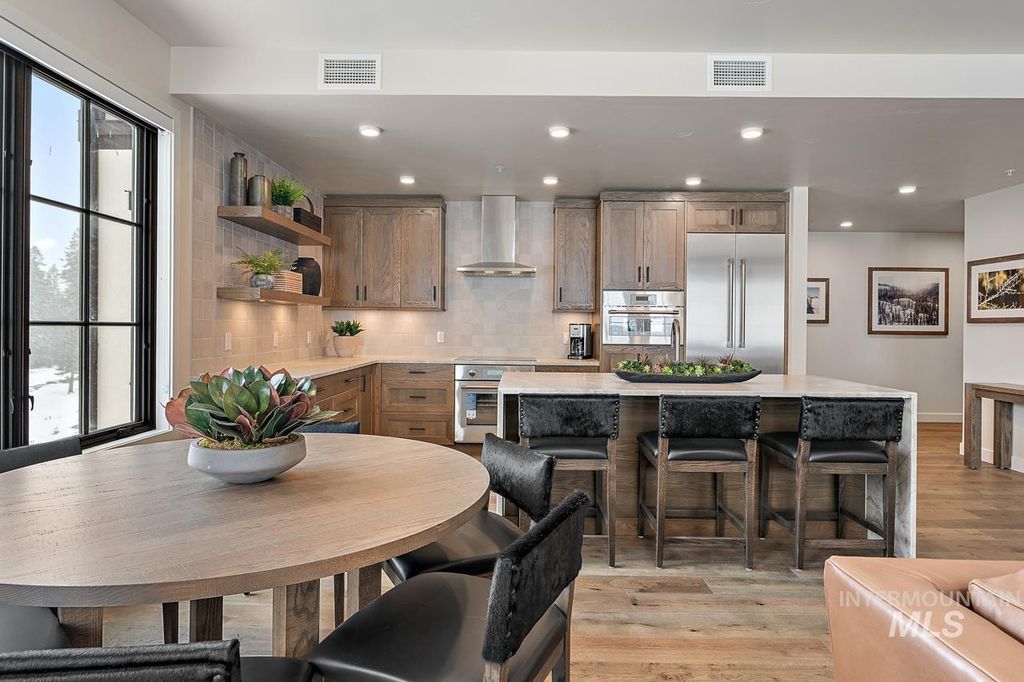 Photo of 700 Village Drive #305, Donnelly, ID 83615 (MLS # 98963289)