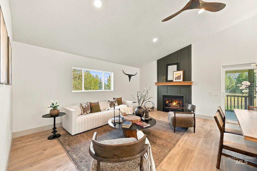 Photo of 7 Willow Way, Cascade, ID 83611 (MLS # 99002145)