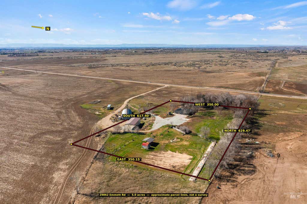 Photo of 29862 Emmett Rd, Caldwell, ID 83607 (MLS # 98998176)