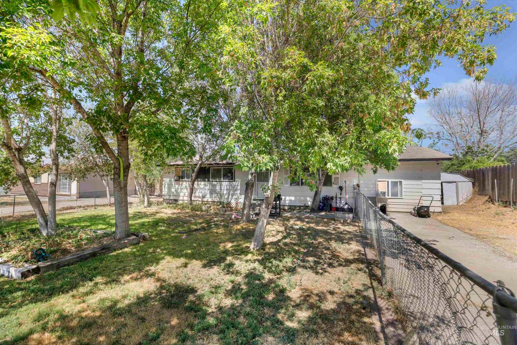 Photo of 218 7th Avenue South AVE, Buhl, ID 83316 (MLS # 98996005)