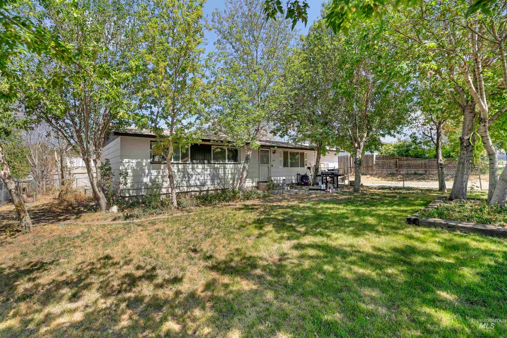 Photo of 218 7th Avenue South AVE, Buhl, ID 83316 (MLS # 98996005)