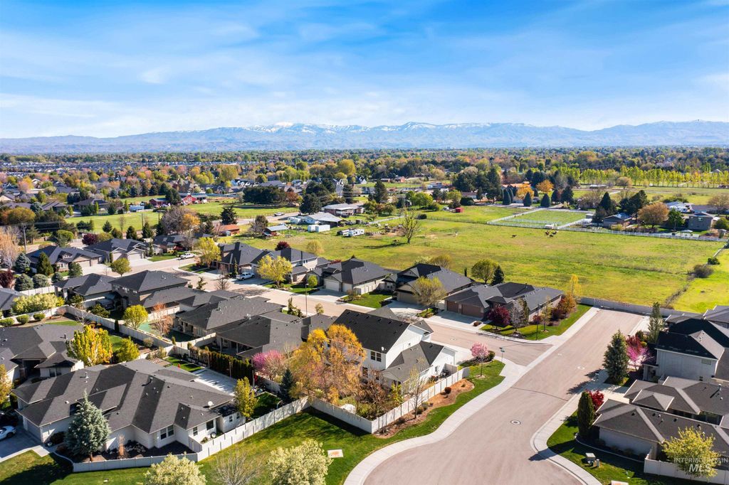 Photo of 3389 S Lyford Ave, Meridian, ID 83642 (MLS # 98982753)