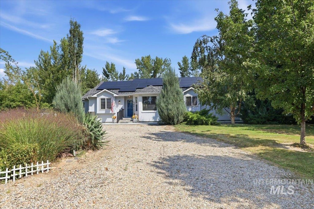 Photo of 2336 Lower Pond Lane, Homedale, ID 83628 (MLS # 98998139)
