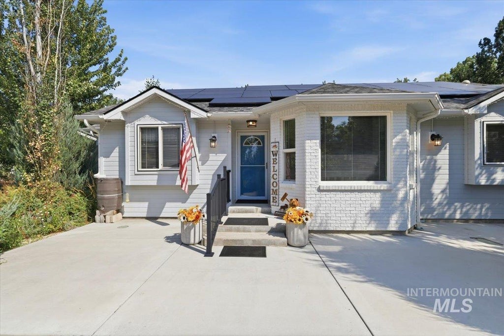 Photo of 2336 Lower Pond Lane, Homedale, ID 83628 (MLS # 98998139)
