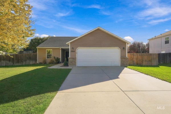 17656 N PARKDALE AVE, NAMPA, ID 83687 - Image 2bea79721c1663f0151cc01a1dd36db6/800605880