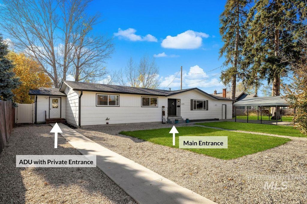Photo of 621 W Broadway Ave, Meridian, ID 83642 (MLS # 98969406)