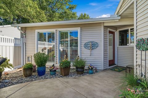 Photo of 9756 W Woodland Lane, Boise, ID 83704 (MLS # 98991422)