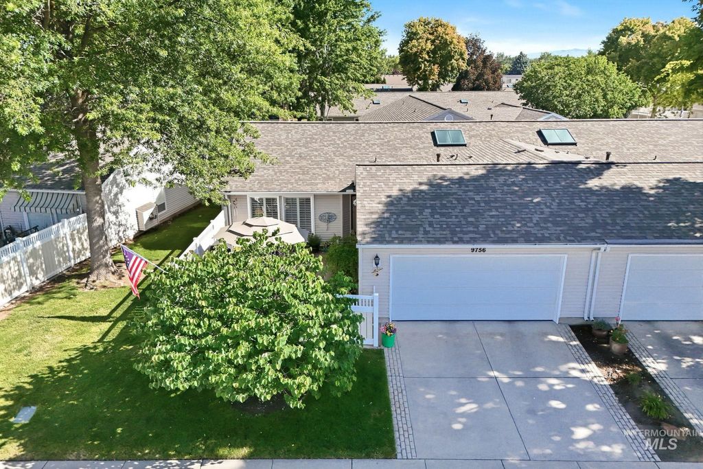 Photo of 9756 W Woodland Lane, Boise, ID 83704 (MLS # 98991422)