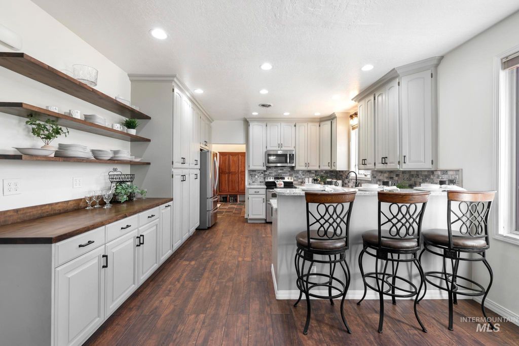 Photo of 1888 Candleridge Dr, Twin Falls, ID 83301 (MLS # 98976463)