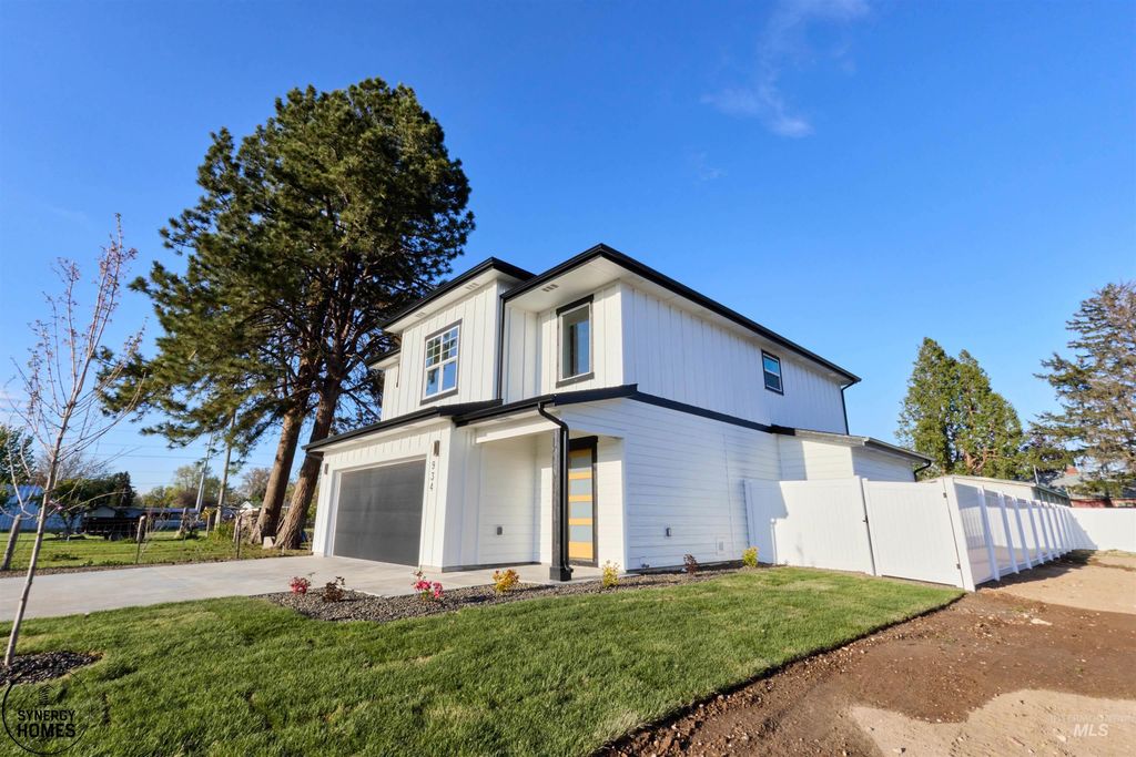 Photo of 934 S Almond St, Nampa, ID 83686 (MLS # 98984680)