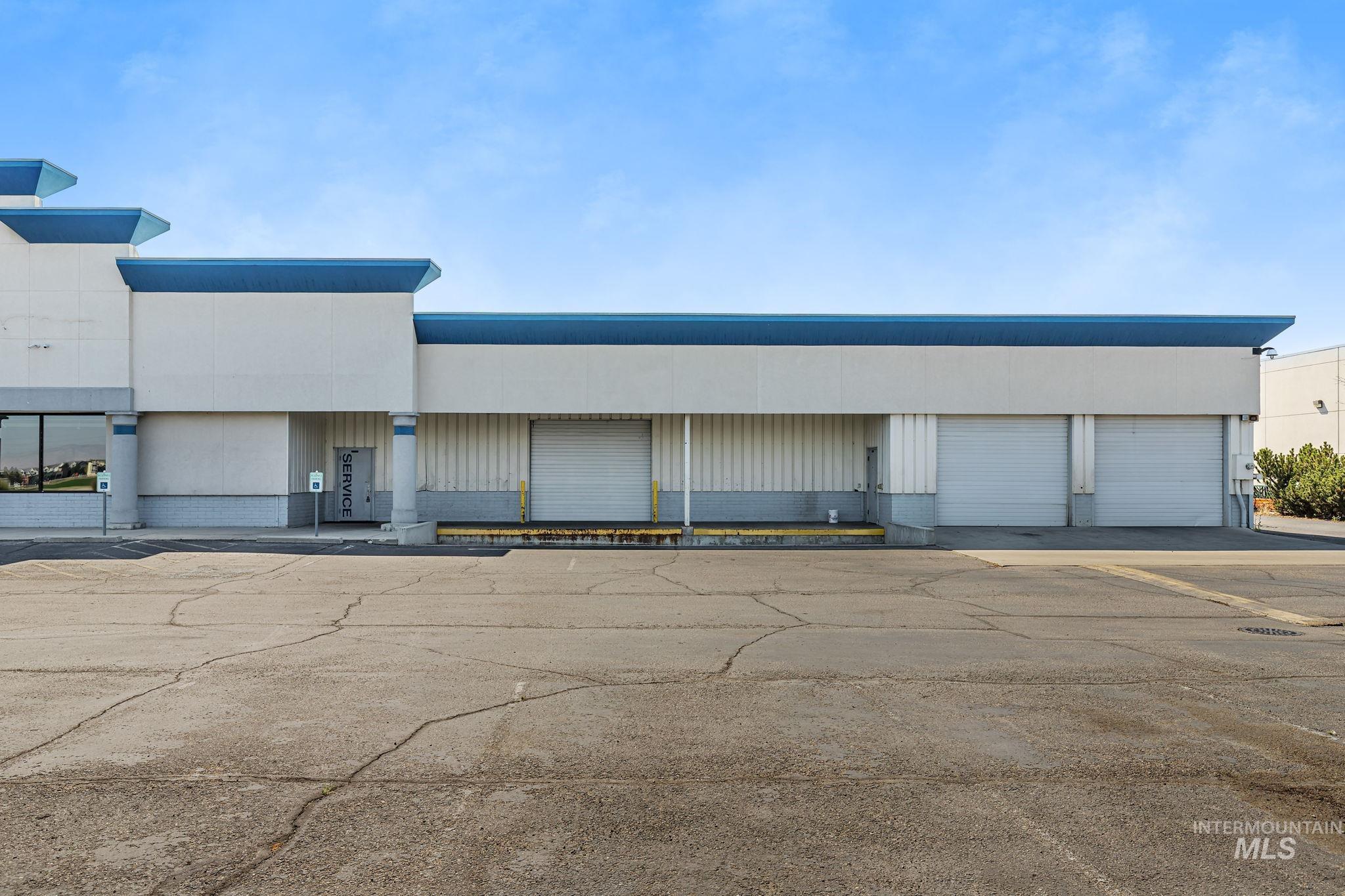 2957 E Fairview Ave.