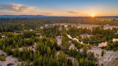 Photo of 1 Mineral Dr, Cascade, ID 83611 (MLS # 98998369)