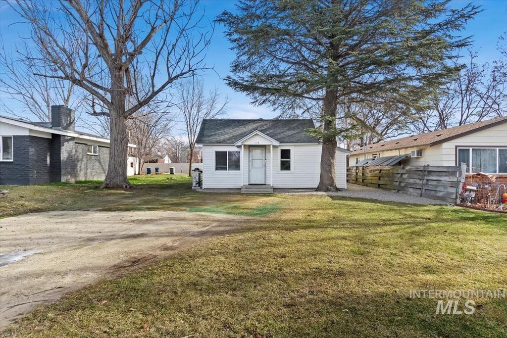 Photo of 116 Maple St, Nampa, ID 83686 (MLS # 98973072)