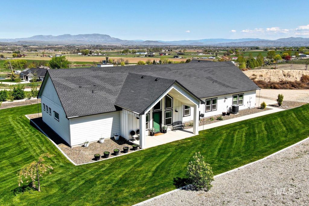 Photo of 3445 Magnolia Ln, Emmett, ID 83617 (MLS # 98982994)
