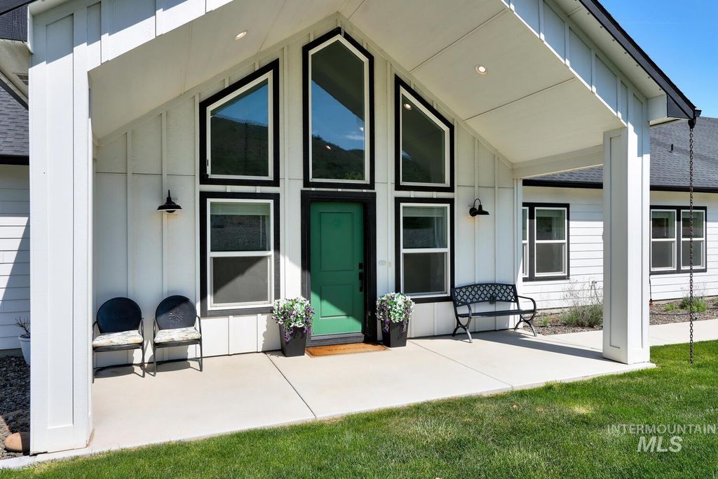 Photo of 3445 Magnolia Ln, Emmett, ID 83617 (MLS # 98982994)