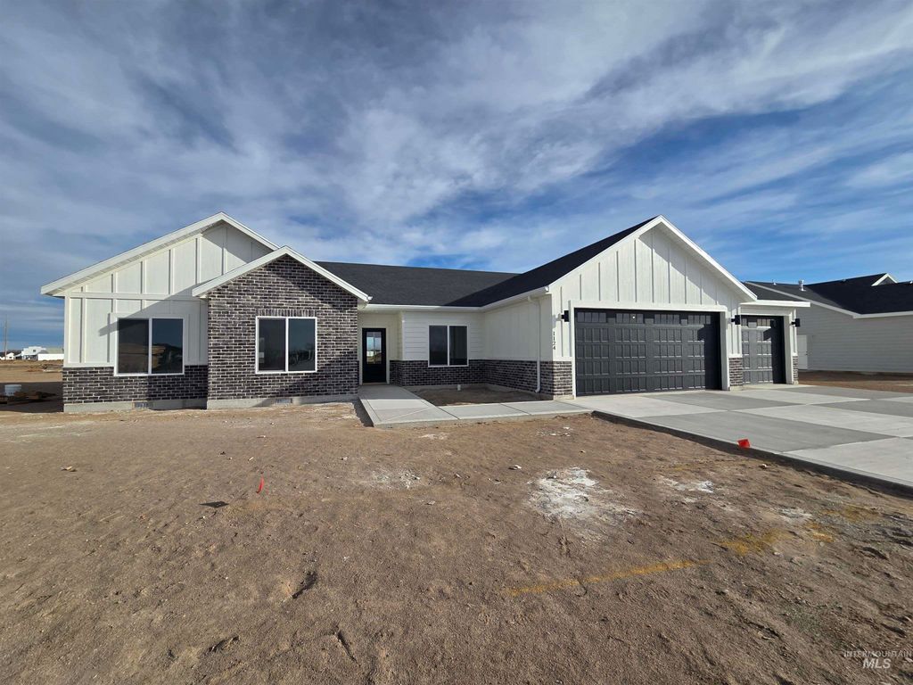 Photo of 1509 Lavender Drive, Rupert, ID 83350 (MLS # 98975692)
