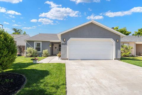 Photo of 3512 W Vistapark Dr, Caldwell, ID 83605 (MLS # 98985104)