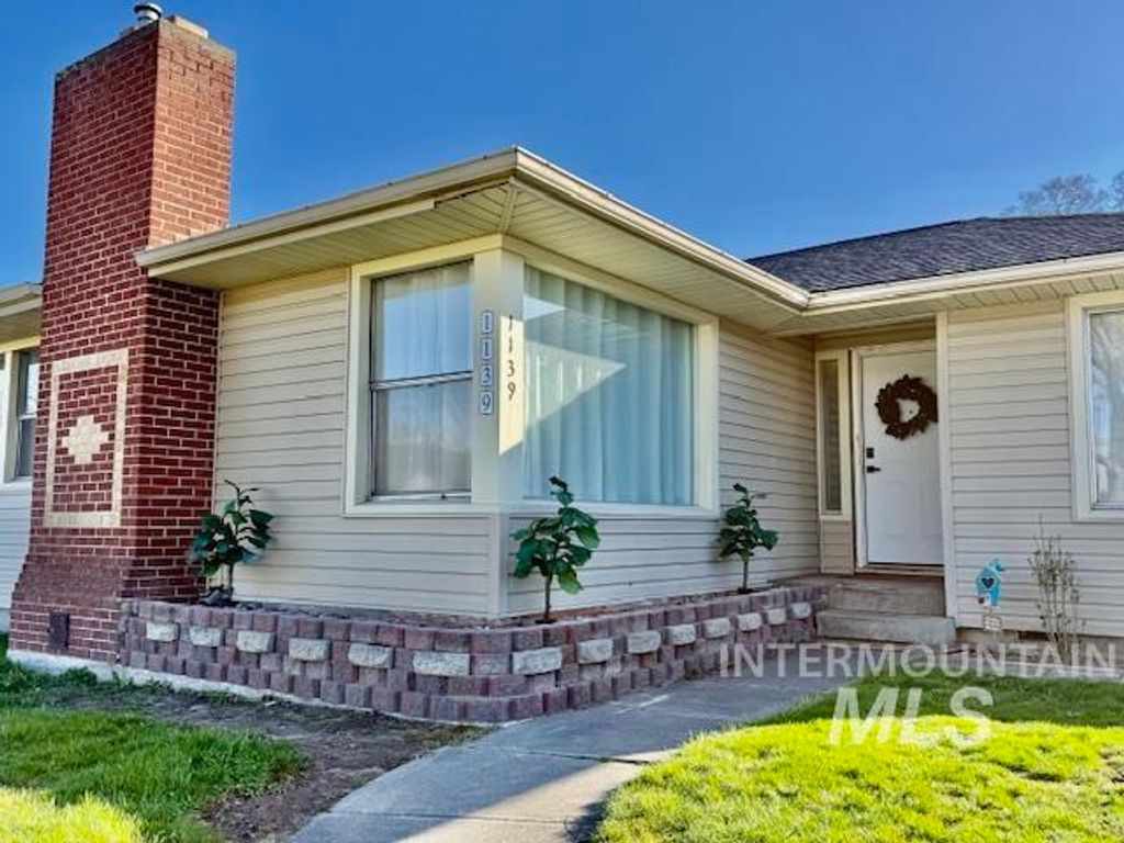 Photo of 1139 Webster St, Clarkston, WA 99403 (MLS # 98977360)