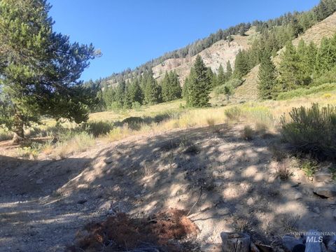 Photo of 2074 Fleck Smt Rd, Fairfield, ID 83327 (MLS # 98960835)