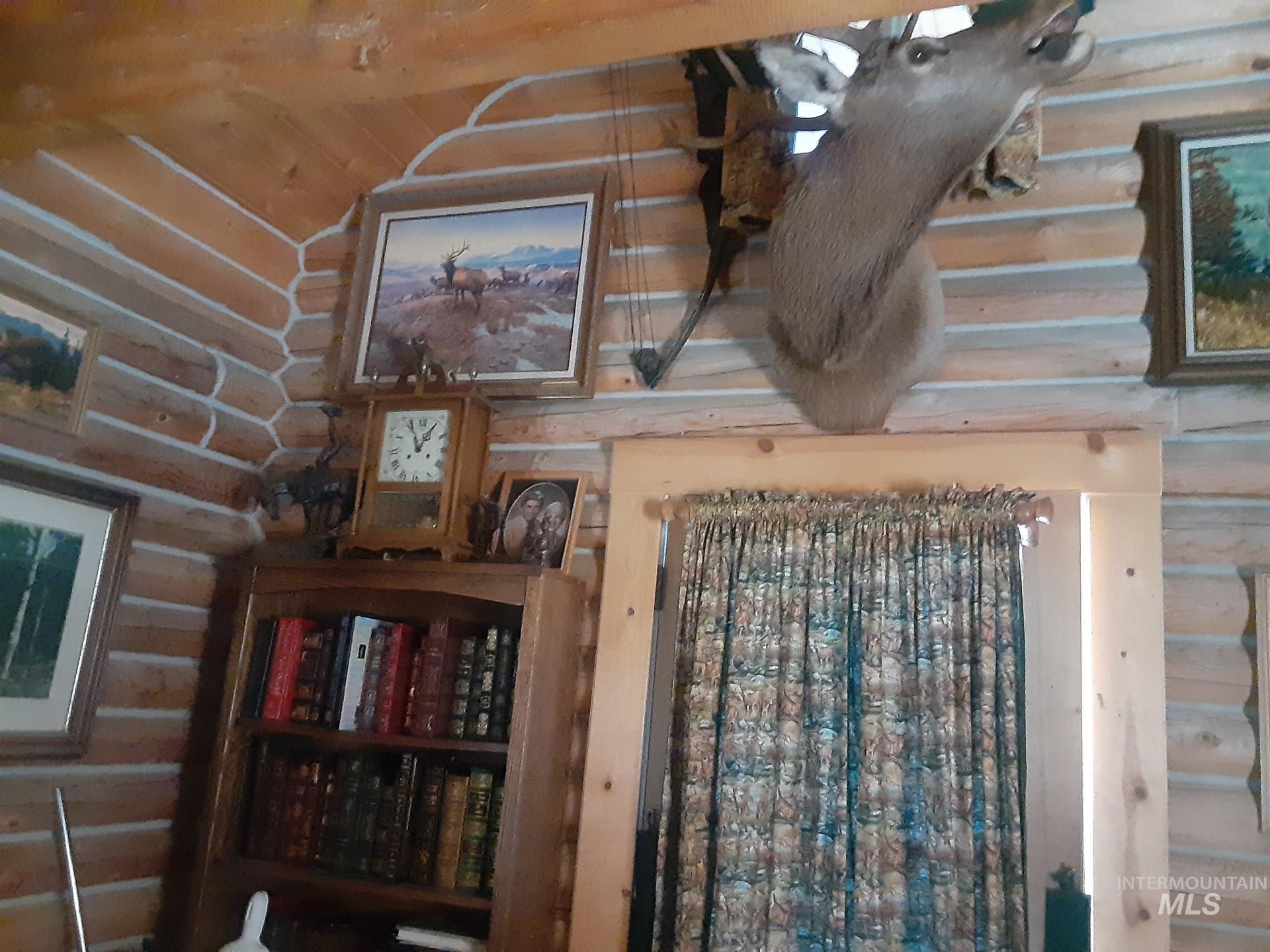 Detailed view of rustic walls